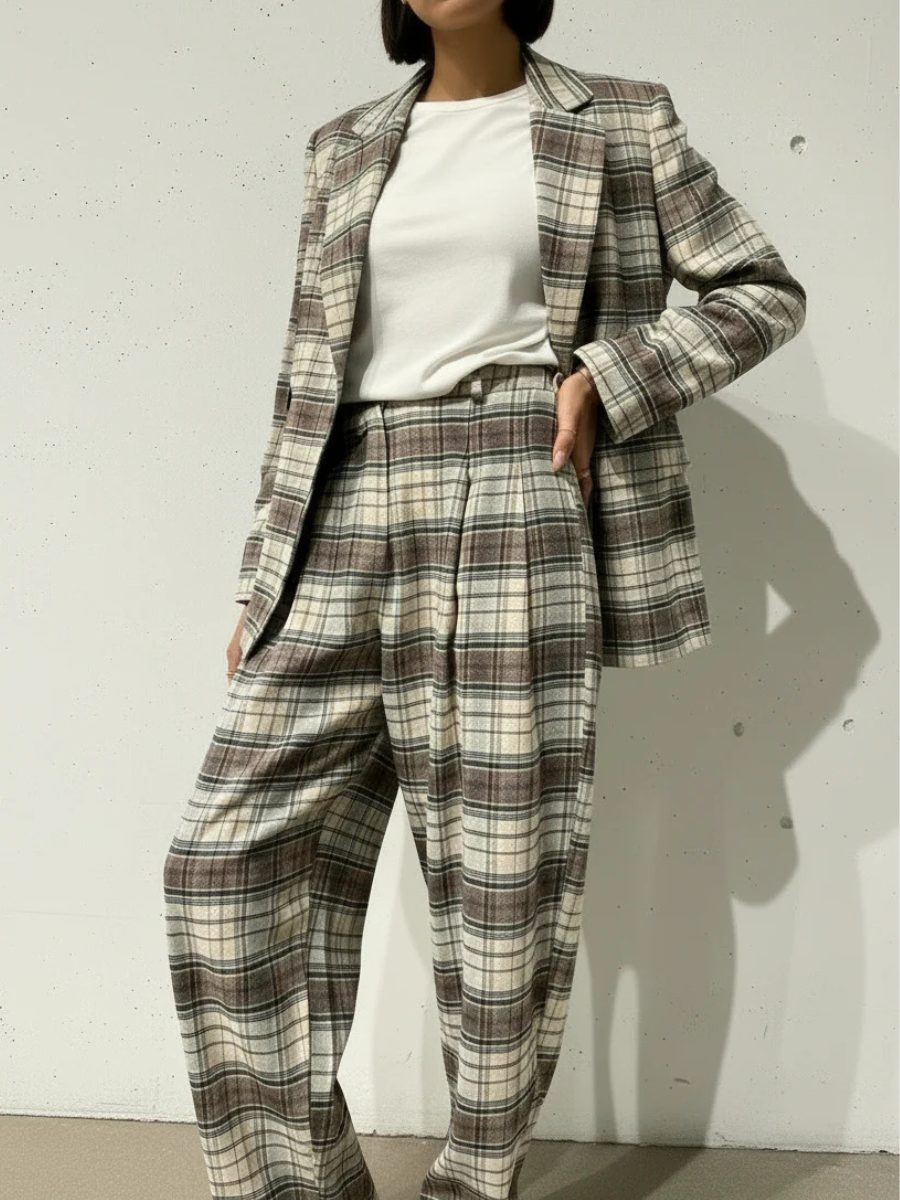 STUDIO PARISIEN Tailored Plaid Blazer