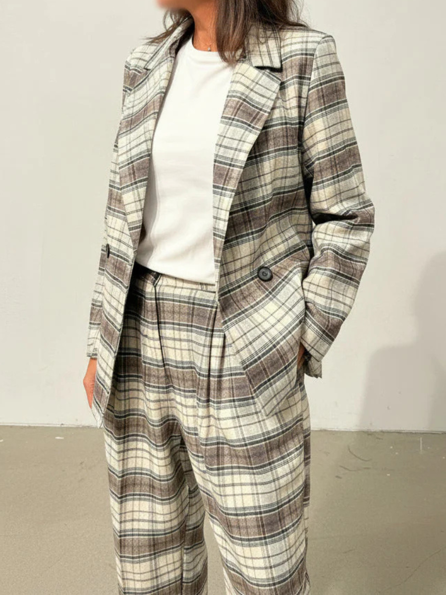 STUDIO PARISIEN Tailored Plaid Blazer
