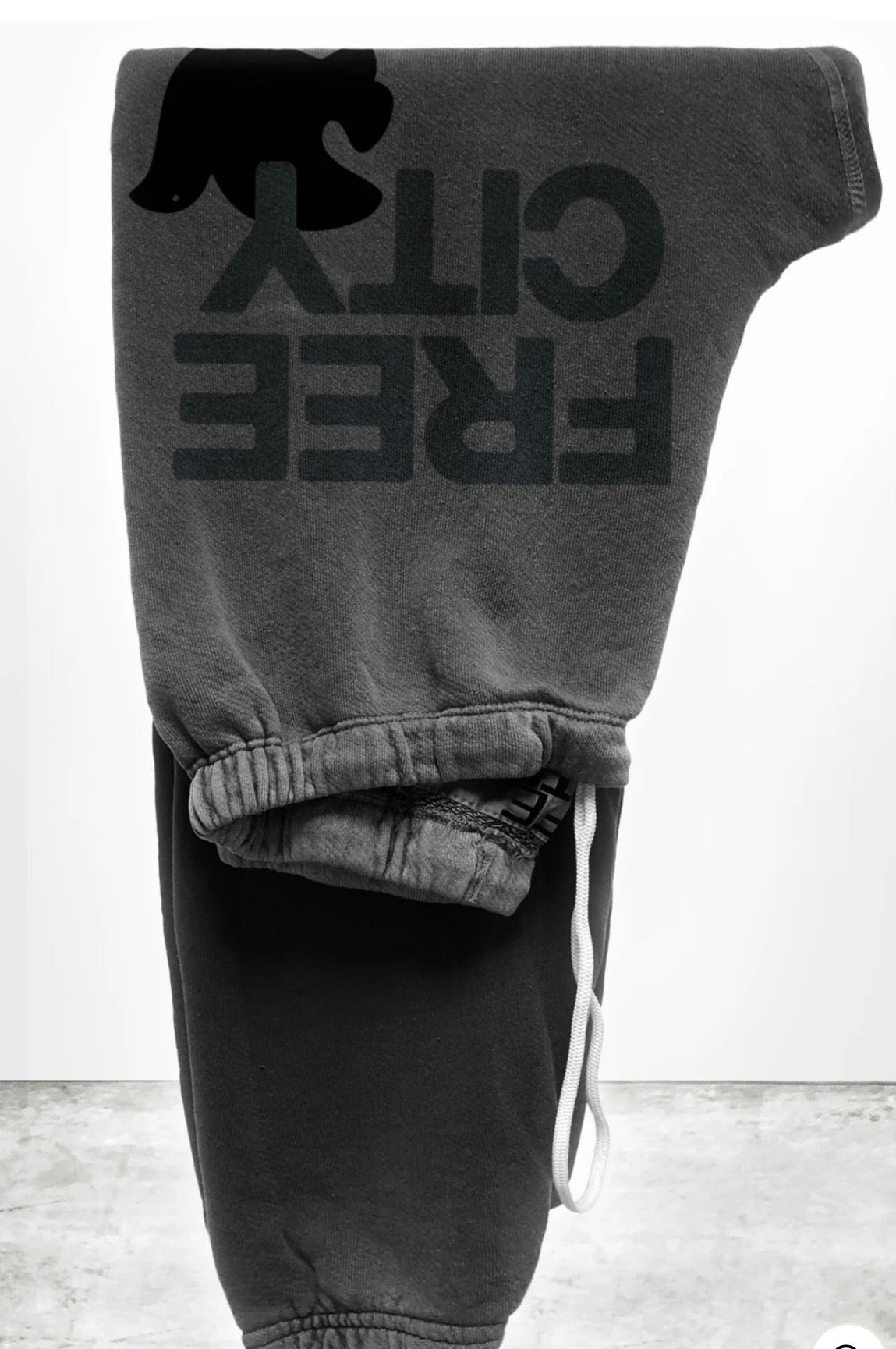 FREE CITY

FREECITY sweatpant - spacerocks