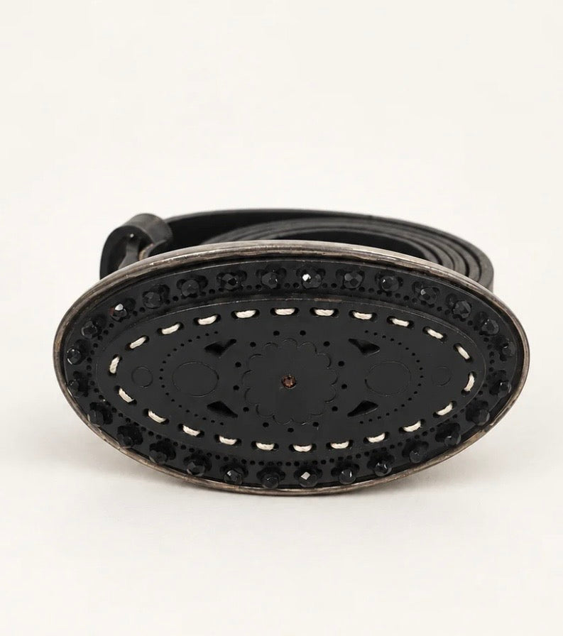 JULIA

JULIA Black Embellished Oval Buckle Belt