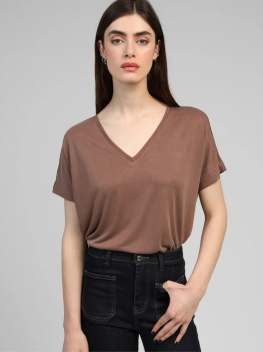 ANGE V NECK T-SHIRT IN MOKA