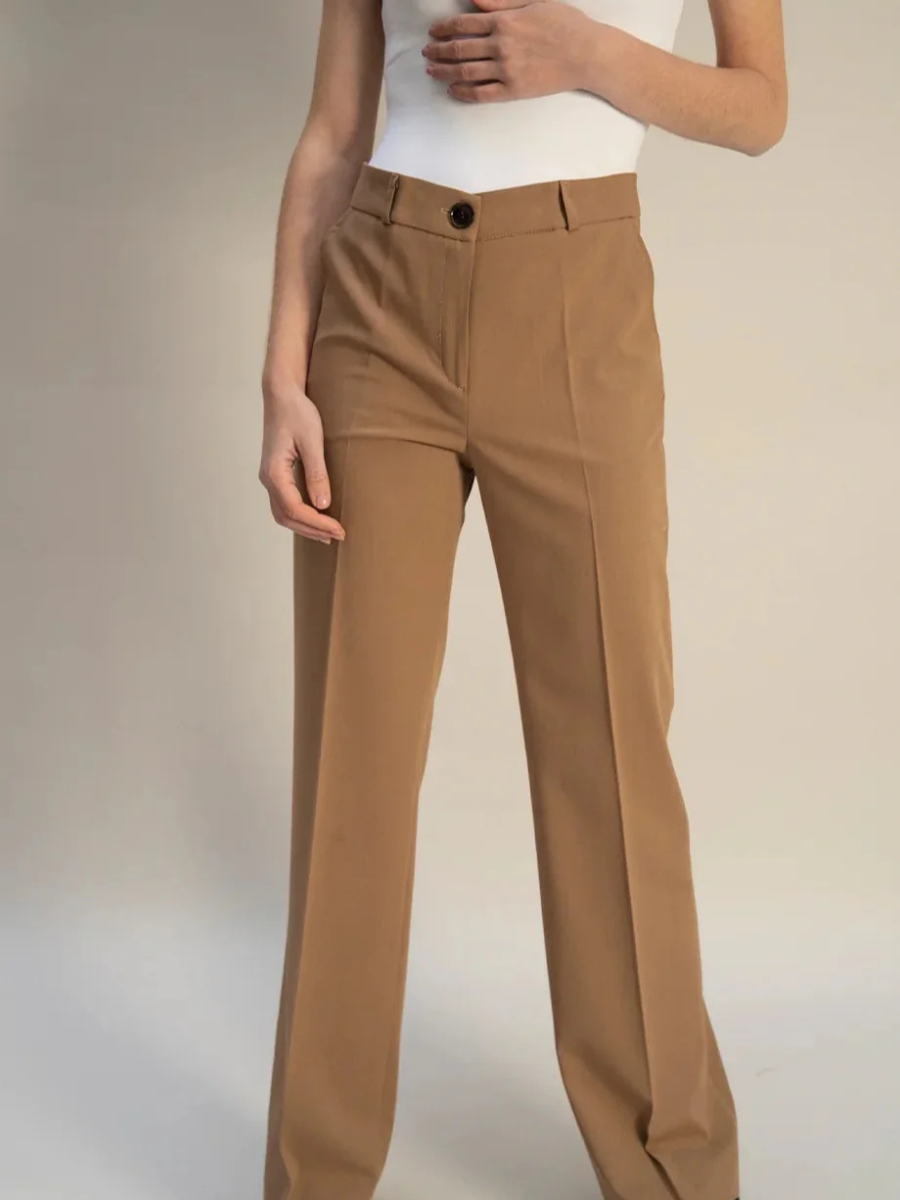 Été Comme Hiver Paris Riviera Tailored Pant In Camel