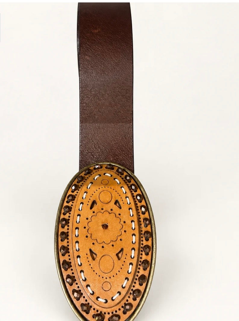 JULIA

JULIA Brown Embellished Oval Buckle
