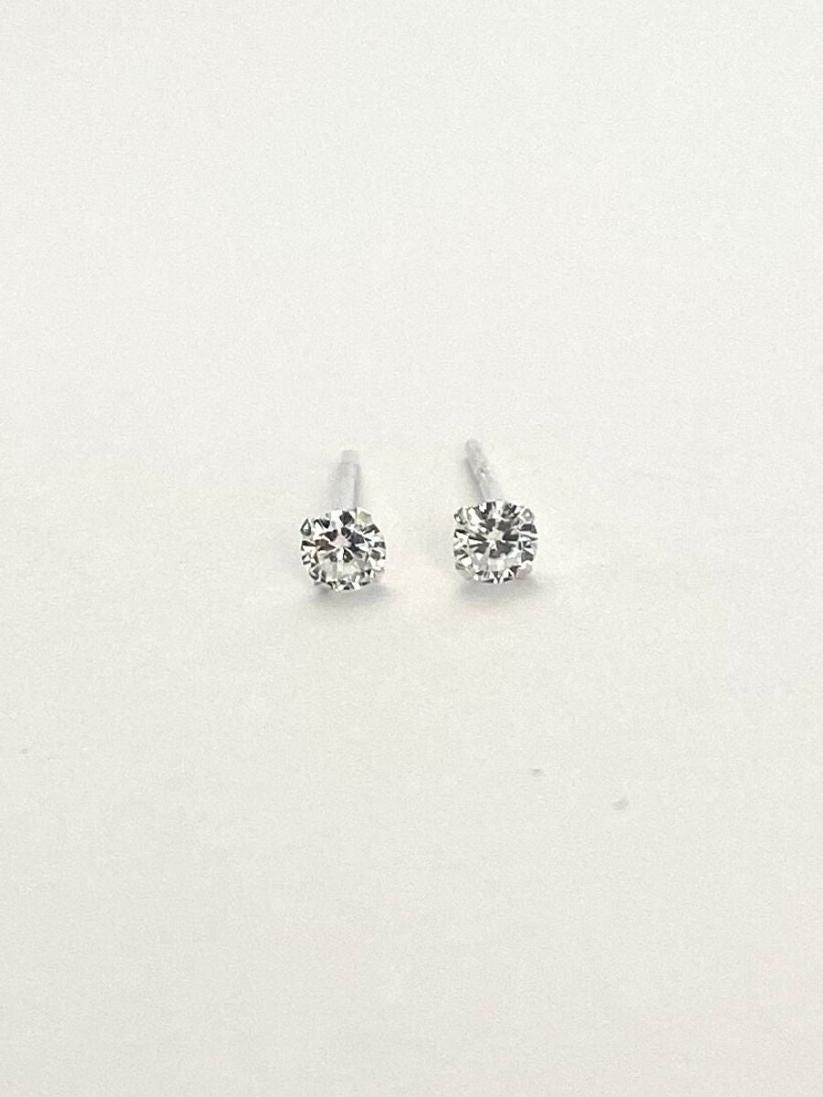 זוג עגילי זירקון