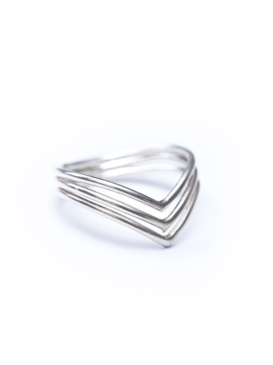 טבעת טריפל וי